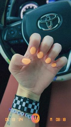 #nails #nailsofinstagram #orangenails #roundnails Orange Dip Nails, Orange Dip, Dip Manicure, Nails Dip, Dip Nails, Pastel Orange, Round Nails, Dipped Nails