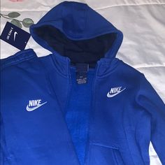 Nike Sweatsuit Never Worn 4t Ensemble Nike Bleu, Blue Winter Playwear Sets, Blue Sports Sets For Winter, Blue Sportswear Sets For Winter, Winter Sports Sets In Blue, Blue Winter Sports Sets, Blue Winter Sports Set, Nike Tech Fleece Blue, Nike Matching Set