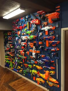 Dj Bedroom, Nerf Storage, Boys Room Diy, Nerf Party, Nerf Toys, Boys Bedroom Makeover, Gamer Room, Toy Rooms, Game Room Design