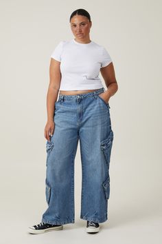 CARGO SUPER BAGGY LEG JEAN Wide Leg Cargo Jeans Outfit, Baggy Jeans Plus Size, Denim Pants Outfit, University Outfits, Baggy Jeans Outfit, Best Winter Outfits, University Outfit, Baggy Jean