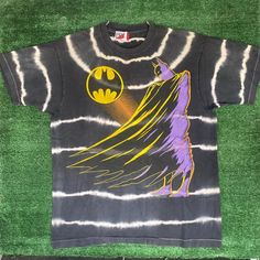 Vintage 90s Batman Aop Shirt Rare All Over Print Comic Tee Size: Xl Chest: 23" Length: 28" Black And White Short Sleeve Crewneck T-Shirt By Primo With Purple Yellow All Over Print Batman And Batman Logo Graphic. Made In Usa. Single Stitch. Boxy Fit. Essential 1990s Retro Comic Book Superhero Movie Tee. Free Shipping On Bundles. Feel Free To Send An Offer. Preowned Clothing May Have Flaws. Please View All Pictures And Ask Any Questions Prior To Purchase. All Sales Are Final. Returns Not Accepted. Check Out Our Other Listings To Bundle And Save! We Have Thousands Of Vintage Graphic Tees In All Sizes And Styles. Follow Us To Catch New Drops - Steals Posted Daily! Thanks For Shopping Sus Superhero Movie, Batman Shirt, Vintage Graphic Tees, Retro Comic Book, Movie Tees, Black And White Shorts, Batman Logo, Retro Streetwear, Retro Comic