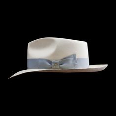 Classic Fedora - In the 1940’s when men were men and women were dames, the “Panama” Fedora was the gentleman’s hat of choice in sultry climes and classic films. It remains the most popular style today. Summer Hat Style, Mens Straw Hats, Mens Fedora, Gents Fashion, Kentucky Derby Hats