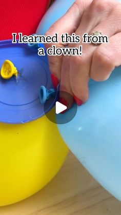 Jeff and Lauren on Instagram: "How to make a Balloon Flower! 🌼 Fun and easy #diy balloon flower decoration! #party #balloons #birthday #tipsandtricks" Balloon Flower Decorations, Balloon Hacks, Asian Crafts, Balloon Crafts, Diy Balloon, Balloons Birthday, Party Hacks, Floral Wallpaper Phone, Balloon Flowers