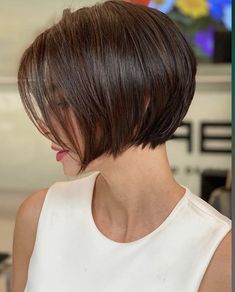 Micro Bob, Girls Haircuts, Kort Bob, Bob Hairstyles For Thick, Design Chair, Chin Length Hair, Bob Hairstyles For Fine Hair, Short Bob Haircuts, Penteado Cabelo Curto