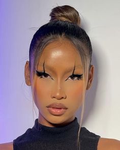 Doechii Makeup, Fashion Show Makeup Looks, Jt Makeup Looks, Halloween Makeup Black Women, Grunge Makeup Black Women, No Eyebrows Makeup, Face Art Makeup, Makeup For Black Skin