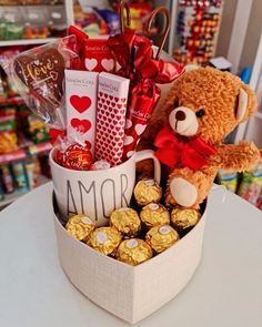 Esse lugar é a sua cara! Use o ícone de coração no app pra salvar a loja na sua área de Favoritos. JM Doces Ideas San Valentin Para Hombre, Box San Valentino, Ideas Para Vender En San Valentin, Sv Valentin, San Valentín Ideas, Valentines Day Baskets