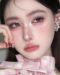 Pink Makeup Looks Douyin, Douyin Pink Makeup, Pink Douyin Makeup, Cupid Dress, Quince Makeup, Teknik Makeup, Makeup Layout, Makeup Douyin, Sweet Makeup