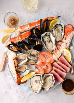 Ring in the new with a Chilled Seafood Platter for 2 or 4? Oyster Night, Mediterranean Seafood, Food Poetry, Lobster Thermidor, Seafood Lunch, Seafood Sushi, Seafood Tower, Steamed Clams