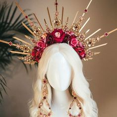 The Falling Star Mermaid Crown in Blush Peach Crystal Crown - Etsy Carnaval Diy, Halo Crowns, Red Flower Crown, Halloweenský Makeup, Gold Goddess, Theme Carnaval, Crown Halo, Bijoux Art Nouveau, Headpiece Diy