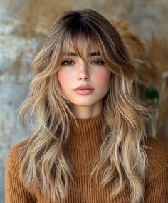 Fall Hair Colors For Blondes With Bangs, Rooted Blonde With Bangs, Short Curtain Bangs With Highlights, Highlights Frame Face, Winter Hair With Bangs, Fall Hair Curtain Bangs, Haircolor 2024 Fall, Shadow Root With Bangs, Wispy Bangs With Highlights