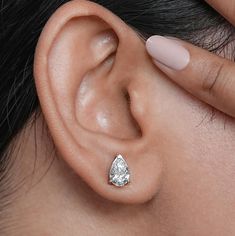 0.50 To 5.00 TCW Pear Cut Diamond Studs, Dainty Pear Lab Grown Diamond Earrings, Tear Drop Shaped Earrings For Girl, Handmade Jewelry, Elevate your elegance with jewelry made by TrueLight Diamonds. || 𝐖𝐞 𝐨𝐟𝐟𝐞𝐫 𝐦𝐚𝐭𝐜𝐡𝐢𝐧𝐠 𝐩𝐚𝐢𝐫𝐬 𝐢𝐧 𝐥𝐚𝐛-𝐠𝐫𝐨𝐰𝐧 𝐝𝐢𝐚𝐦𝐨𝐧𝐝𝐬, 𝐧𝐚𝐭𝐮𝐫𝐚𝐥 𝐝𝐢𝐚𝐦𝐨𝐧𝐝𝐬, 𝐚𝐧𝐝 𝐠𝐞𝐦𝐬𝐭𝐨𝐧𝐞𝐬 || ❖  𝐒𝐭𝐨𝐧𝐞 𝐃𝐞𝐭𝐚𝐢𝐥𝐬  ❖   ➺ 𝐂𝐞𝐧𝐭𝐞𝐫 𝐒𝐭𝐨𝐧𝐞: *   Type: Lab Grown Diamond *   Shape: Pear Cut *   Color: EF *   Clarity: VS *   Total Carat Weight:           0.50 TCW           0.75 TCW           1.00 TCW           1.50 TCW           2.00 TCW           2.50 TCW           3.00 TCW           3.50 TCW           4.00 TCW           4.50 TCW           5.00 TCW      *   Certificate: IGI Possible With Diamond ❖ 𝐉𝐞𝐰𝐞𝐥𝐫𝐲 𝐃𝐞𝐭𝐚𝐢𝐥𝐬: Silver Diamond Cut Pear-shaped Earrings, Classic Pear-shaped Teardrop Earrings With Diamond Cut, Diamond Teardrop Pear-shaped Earrings For Party, Pear-shaped Diamond White Teardrop Earrings, Formal Diamond-cut Pear Teardrop Earrings, Pear Cut Diamond, Girls Handmade, Diamond Drop Earrings, Pear Shaped Diamond