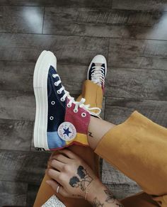 Sepatu Air Jordan, Corduroy Patchwork, Converse Outfits, Stile Casual Chic, Sneaker Outfits, Shoe Inspo