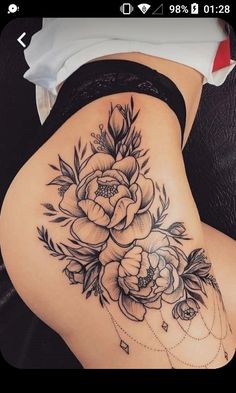 Female Tattoo Spots, Woman Leg Tattoo Ideas, Rose Thigh Tattoos, Flower Hip Tattoos, Rose Tattoo Thigh, Hip Tattoos