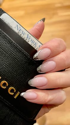 Silver chrom french tip nails Long Silver Chrome Nails, Silver French Tip Chrome Nails, Silver Coffin French Tip Nails, French Nails Chrome Tips, Metallic Tips Nail, Short Silver French Tip, Black Tips With Chrome, Silver French Tips Nails, Short French Chrome Nails