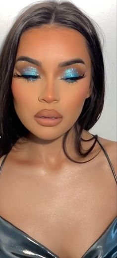 22 Birthday Makeup Ideas, Brown Eyeshadow With Blue Glitter, Gold And Teal Eye Makeup, Blue Soft Glam Makeup Black Women, Turquoise And Gold Makeup, Full Face Makeup Looks Creative, Colorful Prom Makeup, Teal Makeup Looks Black Women, Makeup Ideas Eyeshadows Colorful