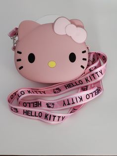 Kitty inspired bag is a handbag and is made of a rubber material. Pink Plastic Shoulder Bag, Cute Pink Plastic Bag, Playful Pink Plastic Bag, Playful Pink Plastic Bags, All Out Anime, Marie Galante, 34th Birthday, Kitty Accessories, Kitty Art