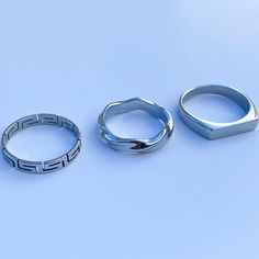 Silver polished minimal rings for men. #jewelry #jewelrytrends #jewelryaddict #silverjewellery #mensjewelry #rings #ringsjewelry #forhim Men’s Minimal Jewelry, Men Silver Accessories, Guy Jewelry Rings, Cool Rings For Men Silver, Men Jewelry Rings, Ring Ideas For Men, Silver Rings Aesthetic Men, Rings Men Aesthetic, Boys Rings Design Silver