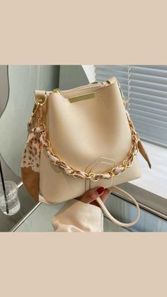 Bag Twilly, Louis Vuitton Handbags Neverfull, Scarf Decor, Diy Clothes And Shoes, Diy Leather Bag, Twilly Scarf