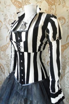 Mode Steampunk, Steampunk Victorian, Victorian Steampunk, Steampunk Costume, Steampunk Clothing, Silk Taffeta, Punk Outfits, Striped Jacket, Stripe Silk