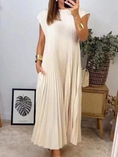 A-Line High Waisted Pleated Pockets Solid Color Split-Joint Round-Neck Maxi Dresses YELLOW-S Dress With Pleats, Plain Dress, Estilo Chic, Solid Color Dress, Aaliyah, Evening Dresses Long, Types Of Dresses, Pleated Dress, Look Fashion