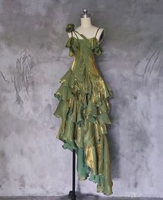 Forest Party Outfit, Green Fairy Outfits, Green Fantasy Outfit, Enchanted Forest Outfit, Vintage Prom Dresses, Fashion Drawing Dresses, Vintage Prom, Her Closet, Prom Dress Inspiration