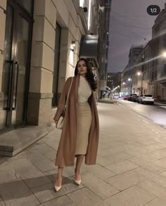 Winter Jw Outfits, Smart Casual Winter Outfit Women Classy, Chic Long Bodycon Dress For Night Out, Chic Long Club Dresses, Elegant Long Bodycon Winter Dress, Elegant Long Bodycon Dress For Winter, Beige Bodycon Dress For Club, Long Dress For Club, Knee-length Midi Dress For Club In Winter