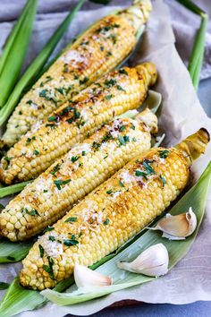 grilled corn on the cob with garlic and parsley