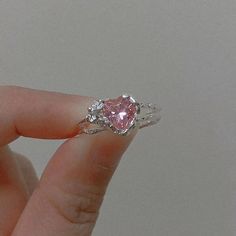 44140494586073 Women Kpop, Heart Geometric, Ring Party Jewelry, Queen Rings, New Y2k, Period Tracker, Heart Rings, Lucky Jewelry, Ring Settings Types