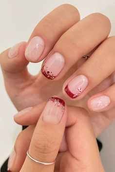 16. Red Tip Festive Holiday Nails When it comes to beauty and outfits, the holidays are always the better time to experiment with new... Festive Holiday Nails, Winter Nails Acrylic, Nails Glitter, Orange Nails