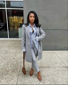 Work Outfits Women Office With Sneakers, Jumpsuit Outfit Business Casual, Grey Work Outfits Women, Grey Business Casual Outfits For Women, Gray Trousers Outfit Women Work, Law School Outfit, Work Video, Cute Professional Outfits, Corporate Baddie