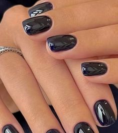 Black Fake Nails, Black Chrome Nails, Short Squoval, Cover Nails, Nail Kits, Short Fake Nails, Short Press On Nails, Fall Nail Trends, Dark Nails