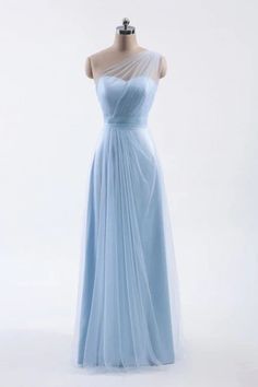 Elevate your bridal party's style with our Chic Two Tone One Shoulder A-Line Empire Bridesmaid Dress. The elegant one shoulder design and A-line silhouette flatter any figure, while the empire waist adds a touch of sophistication. Available in a chic two tone color scheme, this dress is a perfect choice for a modern and stylish look. Velvet Homecoming Dress, Ice Blue Bridesmaid Dress, Bridesmaid Dresses Long Blue, Empire Bridesmaid Dresses, Light Blue Bridesmaid Dresses, Prom Dress Trends, Sweetheart Bridesmaids Dresses, Ruffle Prom Dress, Velvet Prom Dress