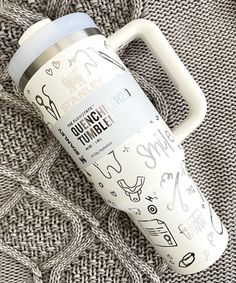 💕  This Dental 40oz Stanley quencher tumbler is absolutely perfect! Perfect for that special dentist/dental assistant in your life💕   Stanley Tumbler is Cream in color, also available in Citron, Fog & Iris  Dental design is laser engraved & super cute! Design wraps fully around tumbler.  Tumbler comes with original Stanley lid & straw.  Stanley tumbler is brand new & ready to ship. Tumbler is dishwasher safe. Personalized Dental Tumblers, Dental Cups Coffee Mugs, Dental Assistant School, Dental Assistant Study, Dental Hygiene School, Dentistry Student, Dental Gifts, Dental Design, Dental Life