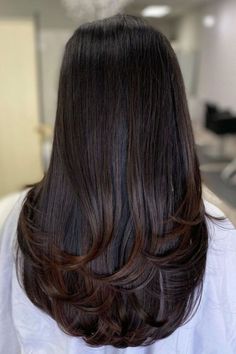 U- Shaped Cut Haircuts Straight Hair Women, Layers At The End Of Hair, Long Layers Haircut Thick Hair, Uniformly Layered Haircut, Layered Ends Long Hair, Straight Across Haircut Long, U Cut With Long Layers, U Haircut For Long Hair, Side Part Long Layers