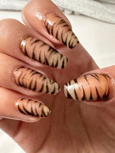 tiger pattern ombre nail art design Tiger Nails Designs, Tiger Print Nails, Tiger Stripe Nails, Tiger Nail Art, Ombre Nail Art, Poppin Nails, Tiger Nails, Ombre Nail Art Designs, Ombre Nail