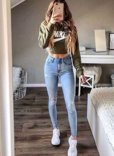 Discover 20+ Sweatpants Outfits That Will Impress Your Crush! Whether you\'re looking for a cozy Sweatpants Outfit or some Outfit Inspo Casual vibes, these looks are a must-have. From Baggy Sweatpants styled effortlessly to Cool Sweatpants Outfit ideas perfect for every season, these populaire outfits will keep you very comfy and stylish. Need a Fit Check for Winter? I\'ve got you covered with chic, styles inspired by Scandinavian Fashion for that minimalist yet trendy touch. ❄️✨ Best Jeans For Women, Teenage Outfits, Data Management, Teenage Fashion, Cute Spring Outfits, Legging Outfits, Cute Outfits For School, Outfit Jeans, Big Thing