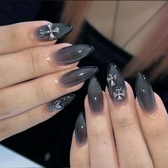 #nails Grunge Nail Art, Heavenly Nails, Grey Nail, Gothic Nails, Vintage Nails, Gray Nails, Vacation Nails