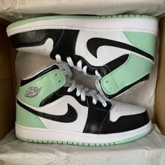 Trendy Nike Custom High-top Sneakers, Modern Nike Custom Sneakers With Round Toe, Nike Modern Custom Sneakers With Round Toe, Modern High-top Custom Sneakers With Branded Heel, Air Jordan 1 Custom, Jordan 1 Custom, Custom Air Jordan 1, Trendy Shoes Sneakers