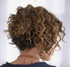 Short Permed Hair, Short Curly Hairstyles, Blond Balayage, Curly Hair Photos, Short Curly Haircuts, Short Curls, Haircuts For Curly Hair, Curly Bob Hairstyles, Penteado Cabelo Curto