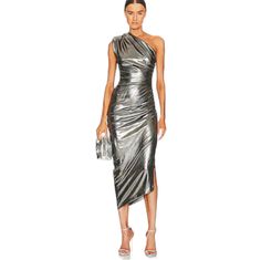 Smythe Women's Size 2 Silver/Pewter Metallic Sleeveless Bodycon Midi Cocktail Party Dress. You’ll Be Sure To Stand Out In This Stunning Midi Dress. Bodycon All The Way, The Shimmering Metallic Fabric Is Flattering And Substantial Enough For You To Feel Nice And Securely Held In Place. This Single-Shoulder Asymmetrical Dress Features Flattering Ruching Down The Side. One-Shoulder Neckline Sleeveless Side Split Made In Canada New With Nordstrom Last Chance Tags Still Attached. Never Worn. Bust Pit Modest Midi Dress, Kimono Style Dress, Tailoring Details, Draped Midi Dresses, Womens Cocktail Dresses, Metallic Fabric, Dress Bodycon, Cocktail Party Dress, Metallic Dress