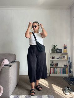 Cute Summer Midsize Outfits, Mid Size Hot Weather Outfits, Pulse Size Summer Outfits, Smart Casual Outfit Plus Size, Hot Weather Summer Outfits, Classy Plus Size Outfits Summer, Midsize Cruise Outfits, European Casual Outfits, Curvy Summer Outfits Casual Plus Size