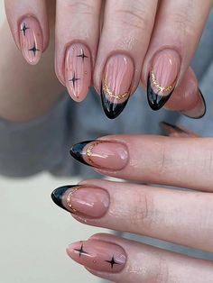 VerschiedenfarbigCollarBunte Nägel Embellished Gold Nail, Y2k Nails, Diy Nail Art, Nail Arts, Artificial Nails, Rhinestone Nails, Nail Art Diy, Cute Acrylic Nails