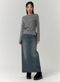 solid-denim-maxi-skirt-cd315 / Blue Street Style Skirt Outfit, Long Jean Skirt Outfit, Long Denim Skirt Outfit Street Styles, Maxi Jean Skirt Outfits, Long Jean Skirt Outfits, Jean Skirt Long, Cool School Outfits, Denim Skirt Long, Jean Maxi Skirt