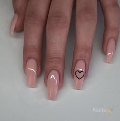 Swirl Nails, Trends Nails, Heart Nail Designs, Press On, Valentine Nails, Nails Press, Nail Type, Fake Nails With Glue, Nails Fall