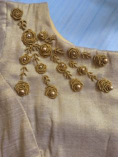 Embroidery On Blouse, Golden Thread Embroidery, Embroidery Botanical, Aari Blouses, Blouse Ideas, Blouse Embroidery, Golden Thread, Bead Embroidery Tutorial, Handmade Stuff