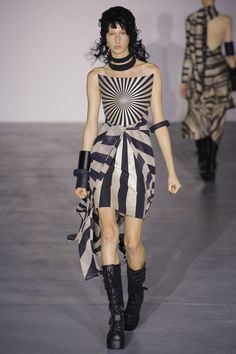 fashion Runway 2017, London Spring, Vestido Casual, Vogue Fashion, Op Art, Fashion 2017