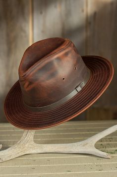 Image Mens Leather Hats, Safari Hat, On Safari, Promo Gifts, Sheepskin Slippers, Sheepskin Coat, Leather Hats, Outdoor Style, Summer Hats