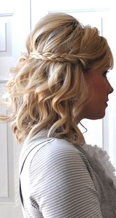 Half Up Braided Crown Tutorial - Wedding Hair Ideas Hair 50, Halloween Hairstyles, Short Braids, Ombré Hair, Beautiful Braids, Penteado Cabelo Curto, Half Up Hair, Ideas Halloween, Formal Hairstyles