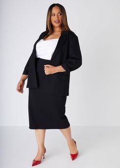 This midi pencil skirt is a #WorkWear essential easy to pair with a smart blazer to make you a total style queen from desk to dinner. Pencil Skirt Outfits Plus Size, Skirt Suit Business, Plus Size Midi Skirt, Midi Skirt Plus Size, Plus Size Pencil Skirt, Business Casual Skirt, Ponte Skirt, Plus Size Work, Pencil Skirt Outfits