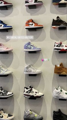 Jordans Aesthetic, Diy Gift For Bff, Shoes Wallpaper, Shoe Wall, Preppy Shoes, Jordan Shoes Retro, Cinderella Shoes, Cute Sneakers, Hype Shoes